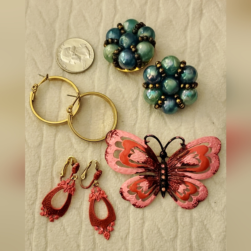 3 pairs vintage earings & 1 brooch